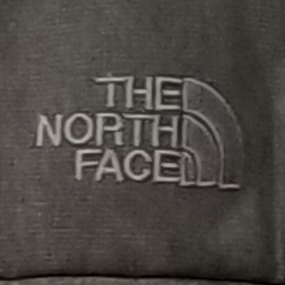 Girls' The North Face Mossbud Swirl Reversible Jacket, Size L (14/16), EUC - Picture 5 of 16